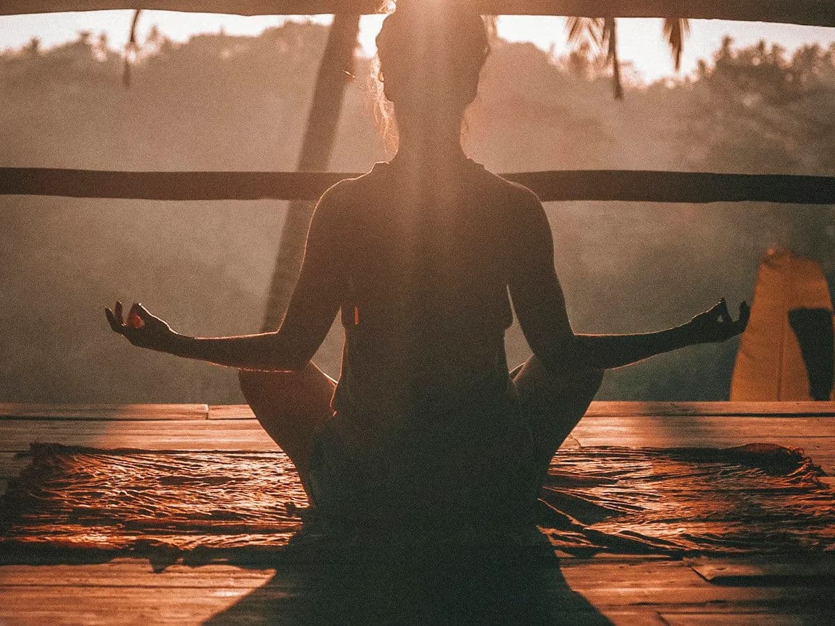 Rooftop yoga at dawn in London
